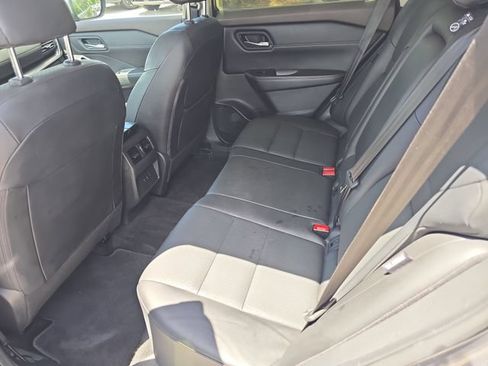 Certified 2023 Nissan Rogue SV w/ SV Premium B Package AWD/4WD image 17