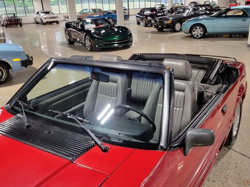 Used 1989 Ford Mustang GT RWD image 14