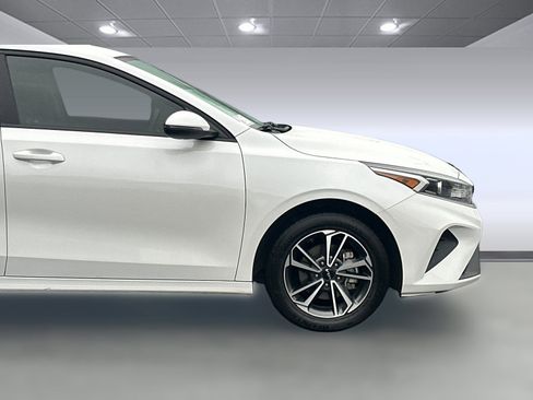 Used 2022 Kia Forte LXS w/ LXS Technology Package image 32