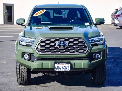 Used 2022 Toyota Tacoma TRD Sport image 2