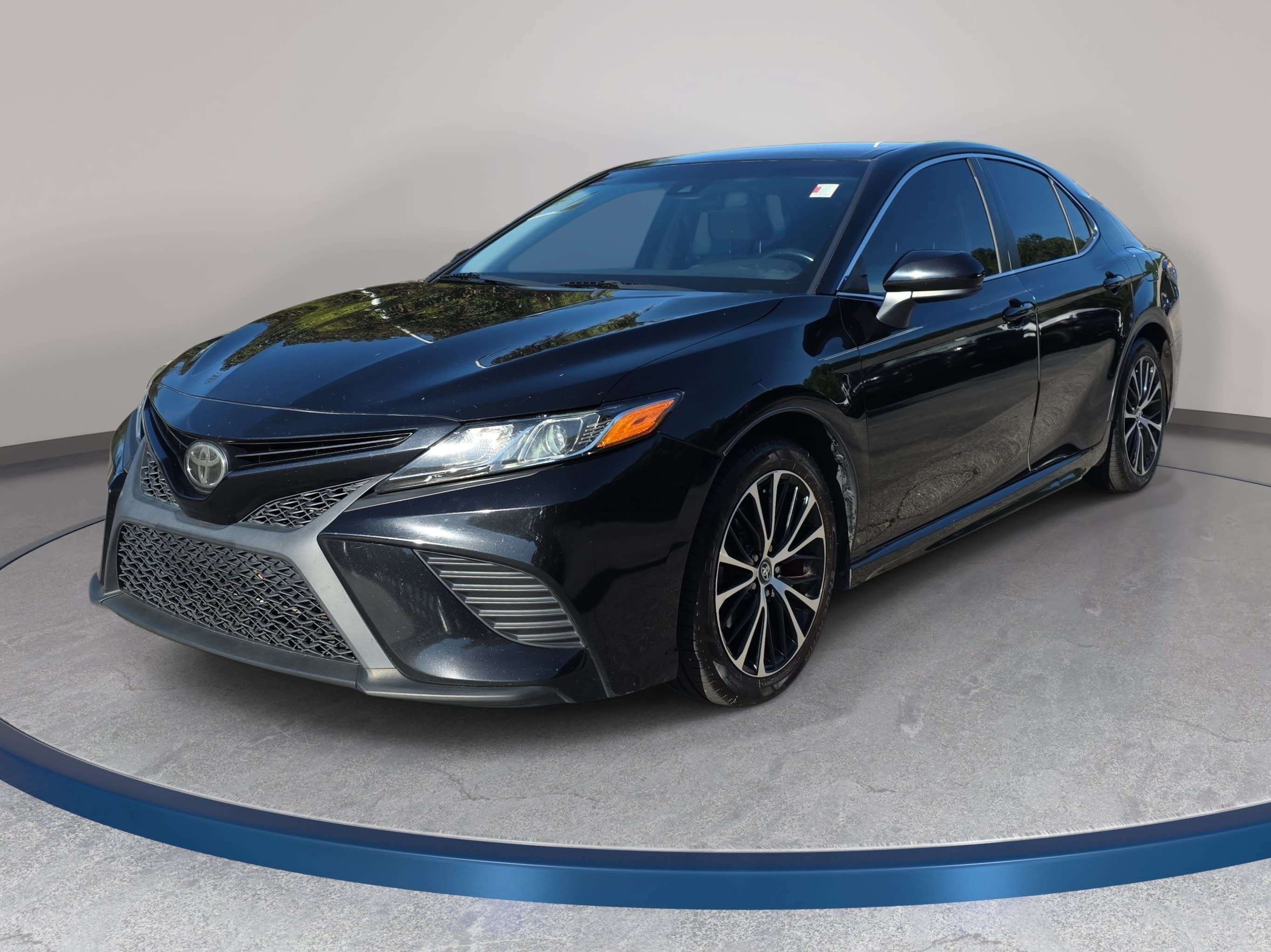 Used 2019 Toyota Camry SE FWD image 1