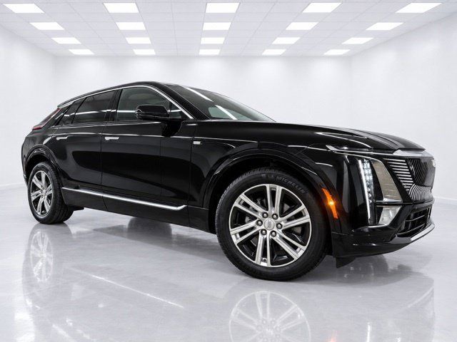 Used 2024 Cadillac Lyriq Tech w/ Driver Assist Package AWD/4WD image 7