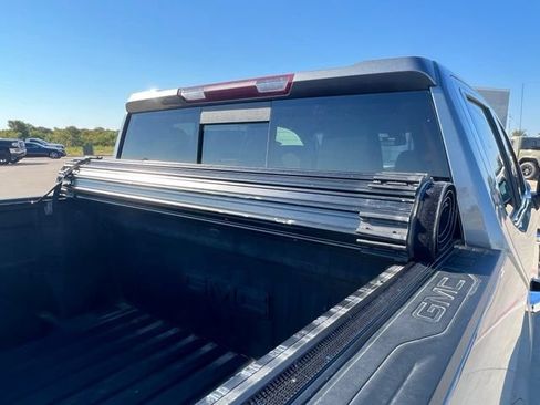 Used 2022 GMC Sierra 1500 SLT w/ SLT Premium Plus Package AWD/4WD image 6