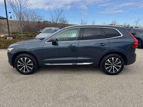 Used 2023 Volvo XC60 B5 Plus image 2