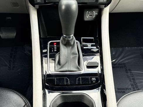 Used 2024 Jeep Compass Limited image 12