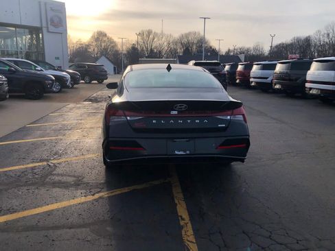 New 2026 Hyundai Elantra Limited image 8