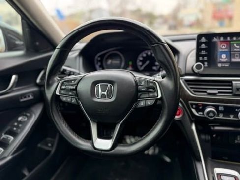 Used 2018 Honda Accord Touring image 34