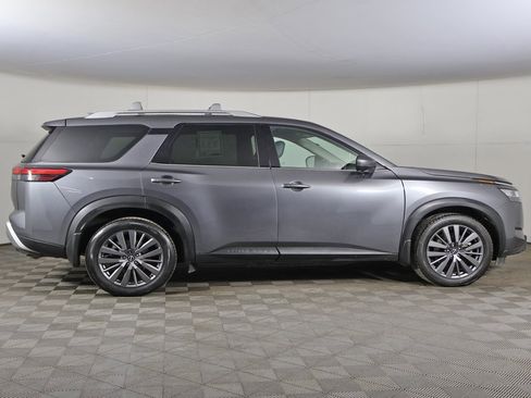 Used 2024 Nissan Pathfinder SL w/ SL Premium Package image 20