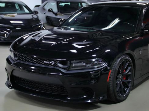 Used 2019 Dodge Charger SRT Hellcat w/ Navigation & Travel Group image 6