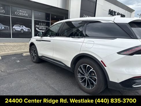 Used 2024 Lincoln Nautilus Premier w/ Equipment Group 102A image 7