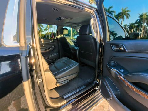 Used 2020 Chevrolet Suburban Premier image 36