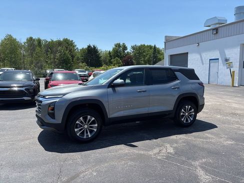 New 2026 Chevrolet Equinox LT w/ Convenience Package II AWD/4WD image 8