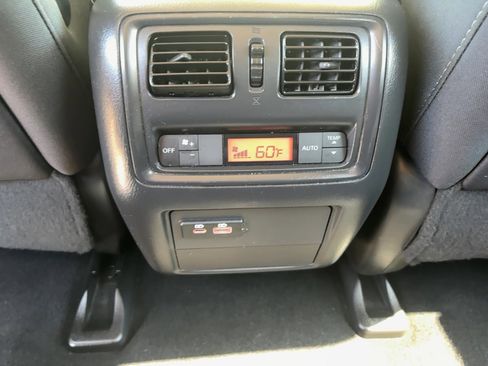 Used 2019 Nissan Pathfinder SV image 13