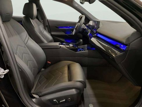 Used 2025 BMW i5 eDrive40i image 74