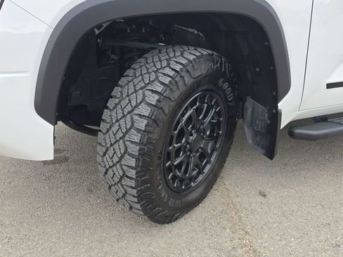 Used 2026 Toyota Tundra SR5 AWD/4WD image 32