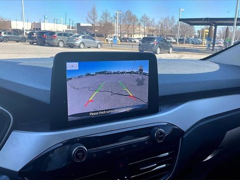 Used 2020 Ford Escape SE image 22