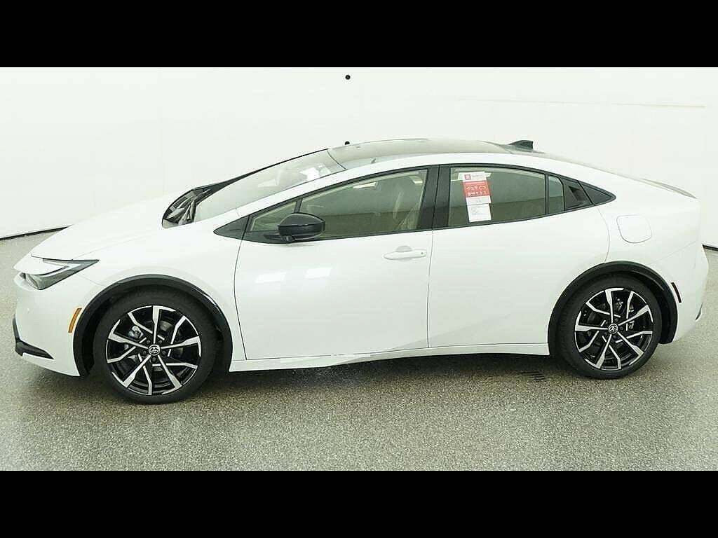 New 2026 Toyota Prius Plug-In Hybrid FWD image 80