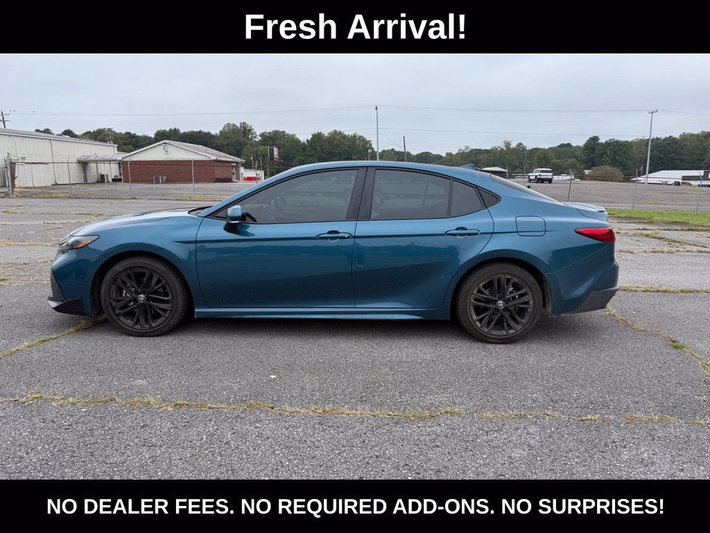Used 2026 Toyota Camry SE FWD image 1