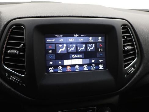 Used 2019 Jeep Compass Sport w/ Cold Weather Group image 21