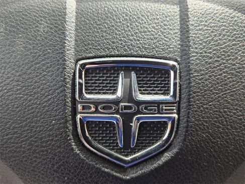 Used 2018 Dodge Grand Caravan SXT image 28