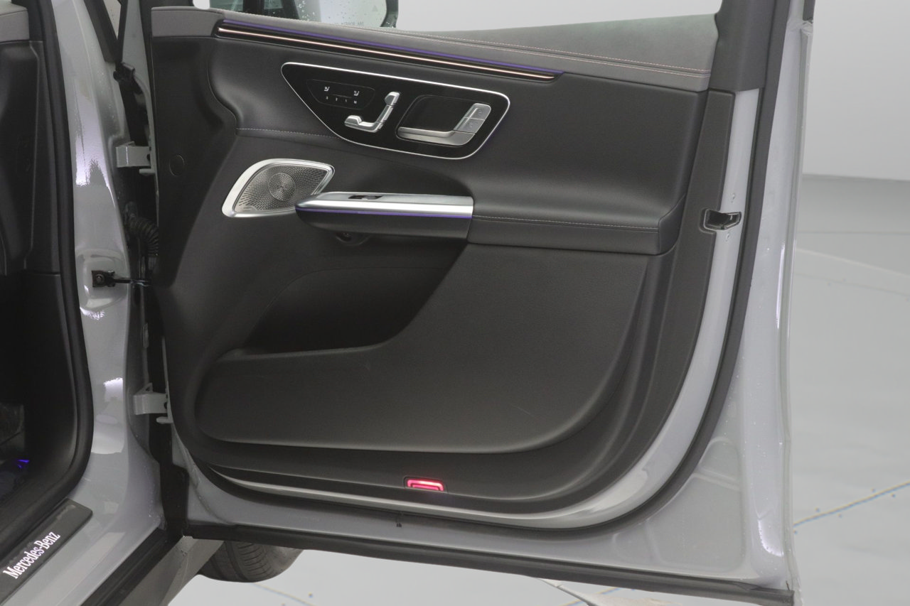 Certified 2023 Mercedes-Benz EQE 500 4MATIC SUV image 21