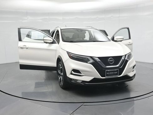 Used 2020 Nissan Rogue Sport SL w/ Premium Package FWD image 34