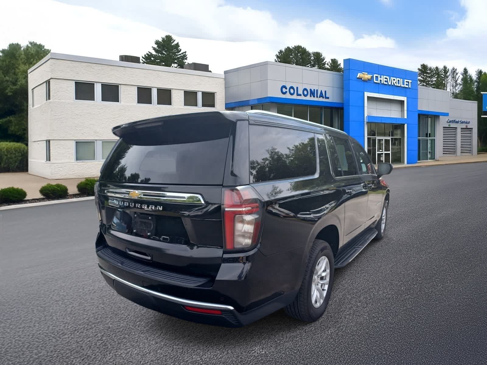 Used 2023 Chevrolet Suburban LS AWD/4WD image 4