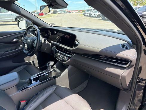 Used 2025 Buick Envista Sport Touring FWD image 21