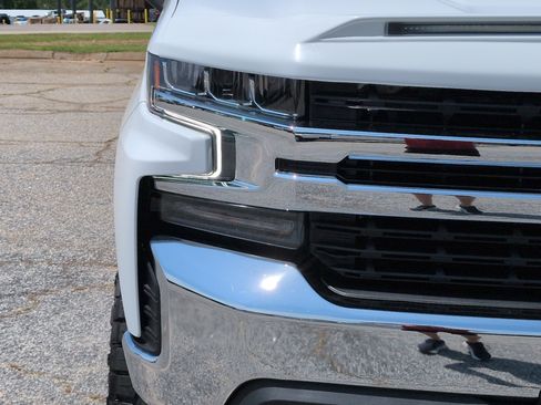 Used 2021 Chevrolet Silverado 1500 LT w/ Z71 Off-Road Package AWD/4WD image 8