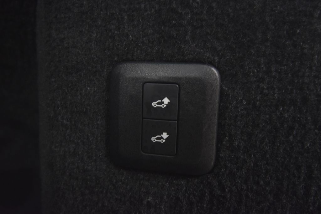 Used 2019 Land Rover Range Rover Sport SVR AWD/4WD image 36