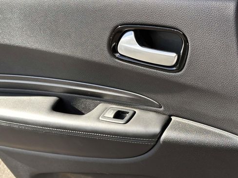 Used 2023 Dodge Durango SXT Launch Edition image 22