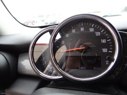 Used 2021 MINI Cooper 4-Door Hardtop image 9