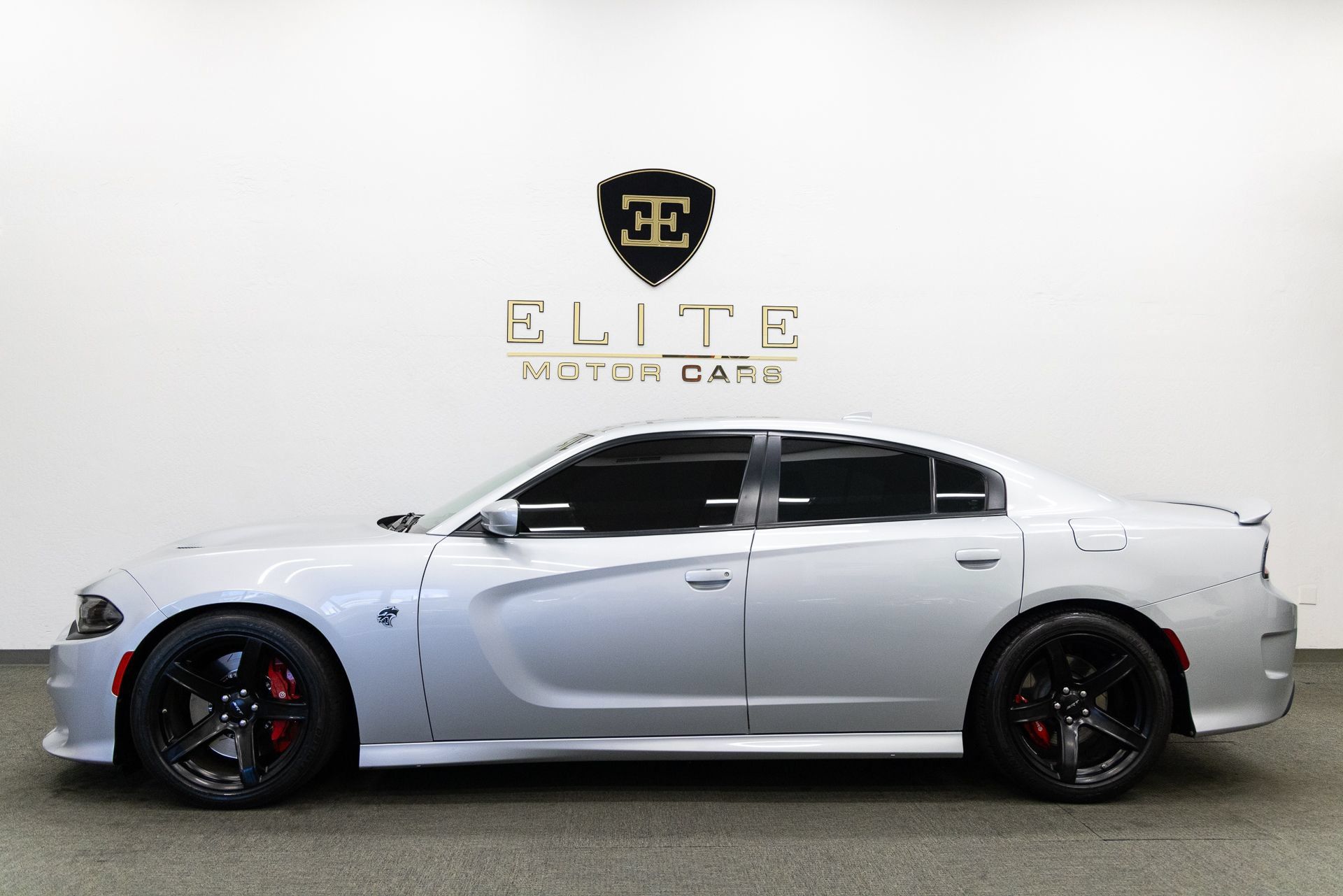 Used 2019 Dodge Charger SRT Hellcat w/ Harman/Kardon Audio Group RWD image 2