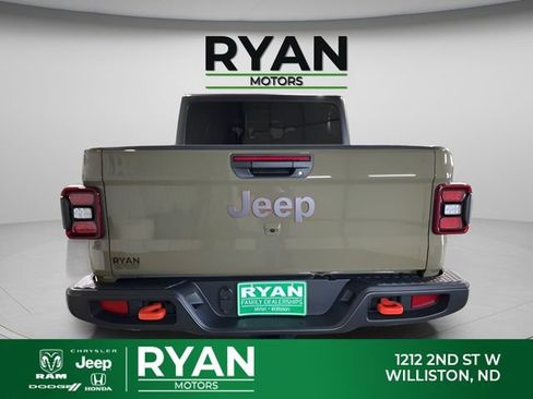 New 2026 Jeep Gladiator Mojave w/ Technology Group AWD/4WD image 8