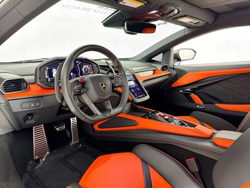 Used 2024 Lamborghini Revuelto AWD/4WD image 19