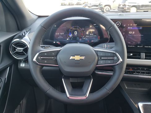 New 2026 Chevrolet Equinox LT w/ Convenience Package II image 17