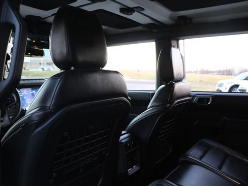 Used 2025 Ford Bronco Badlands image 14