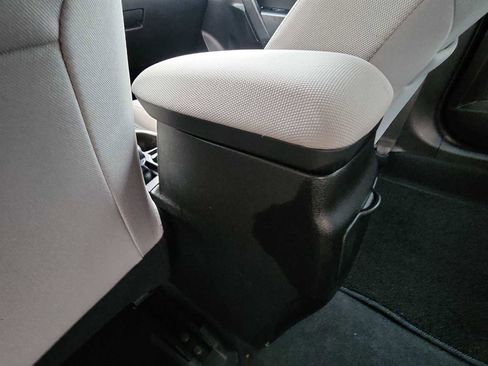 Used 2016 Toyota Corolla LE image 21