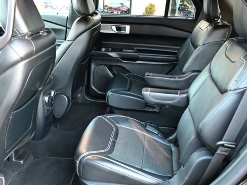 Used 2020 Ford Explorer ST image 40