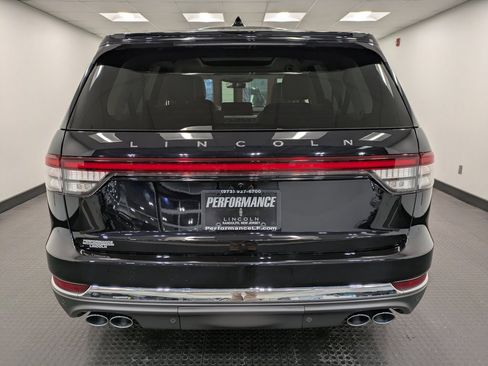 Used 2025 Lincoln Aviator Premiere image 5