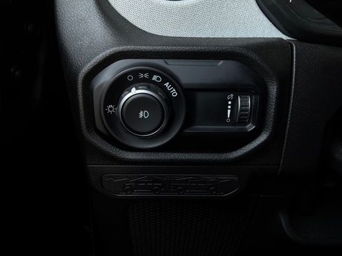 Used 2025 Jeep Wrangler Unlimited Sport AWD/4WD image 18