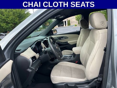 Used 2023 Chevrolet Traverse LS FWD image 3