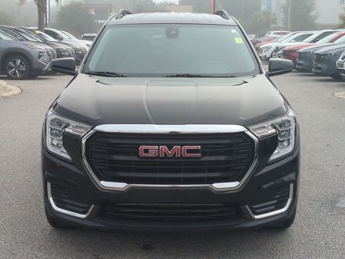 Used 2023 GMC Terrain SLE w/ Driver Convenience Package FWD image 9