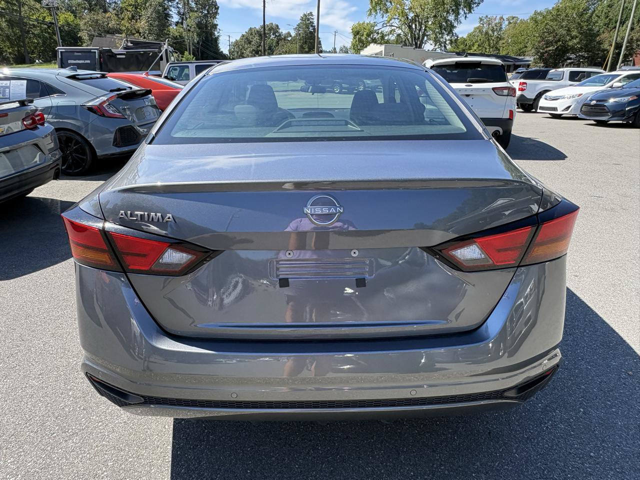 Used 2024 Nissan Altima 2.5 S FWD image 4