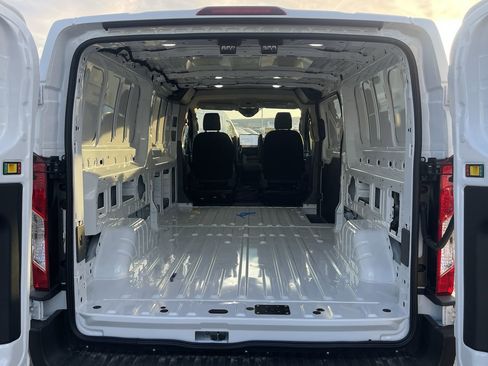 New 2024 Ford Transit 250 Low Roof RWD image 27