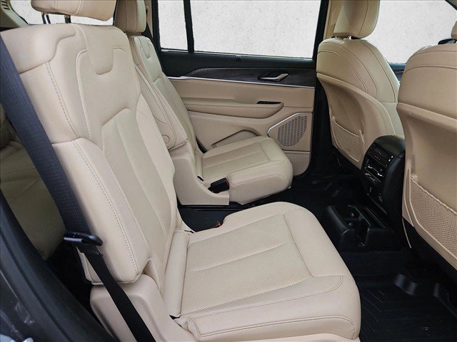 Used 2022 Jeep Grand Cherokee L Limited w/ Luxury Tech Group II RWD image 19