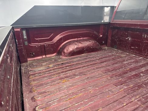 Used 2019 RAM 1500 Classic SLT w/ SLT Plus D￩cor Group AWD/4WD image 39