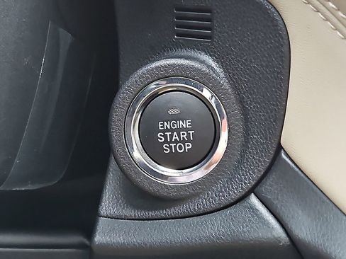 Certified 2025 Subaru Outback Limited image 25