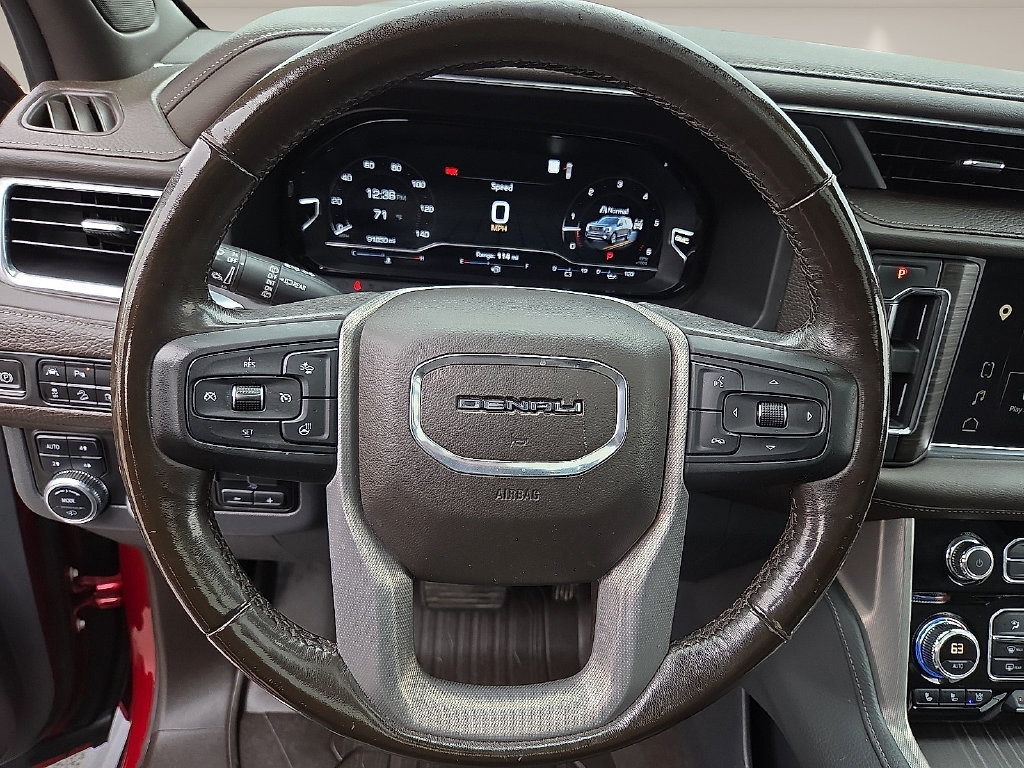 Used 2022 GMC Yukon Denali w/ Denali Ultimate Package AWD/4WD image 16