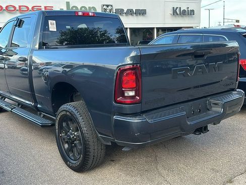 Used 2025 RAM 2500 Big Horn AWD/4WD image 4